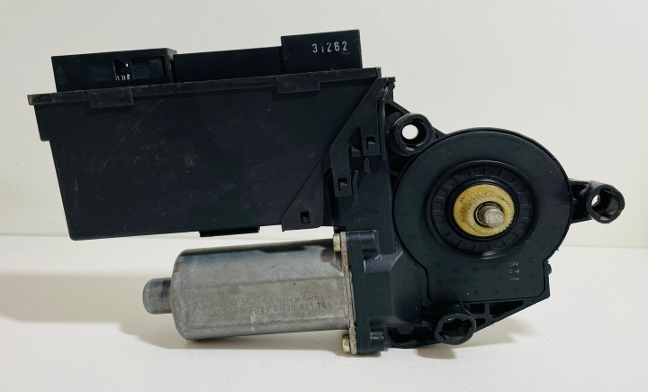 Motoras macara geam stanga fata + modul Bosch 9700-05990-106 / 0130821765 / 105842108 / 5WK47004FBF Volkswagen VW Golf 4 [1997 - 2006]