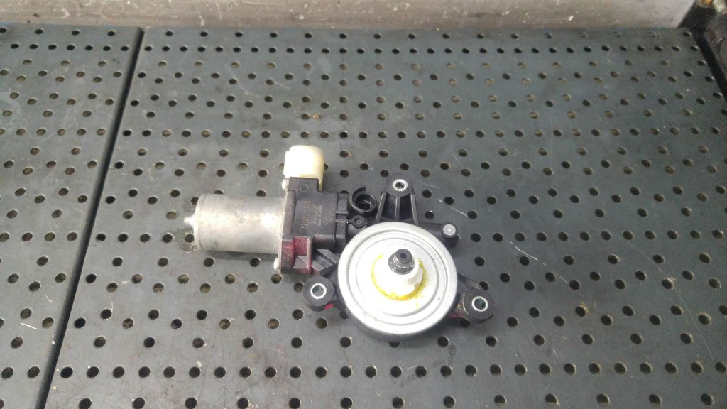 Motoras macara geam stanga fata suzuki vitara ly 8346054p10 0620403570