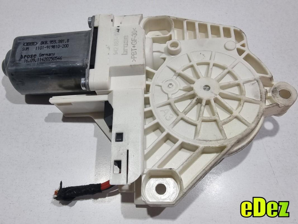 Motoras macara geam stanga fata Volkswagen Touareg 2 (2010-2015) [7P] 8K0959801B