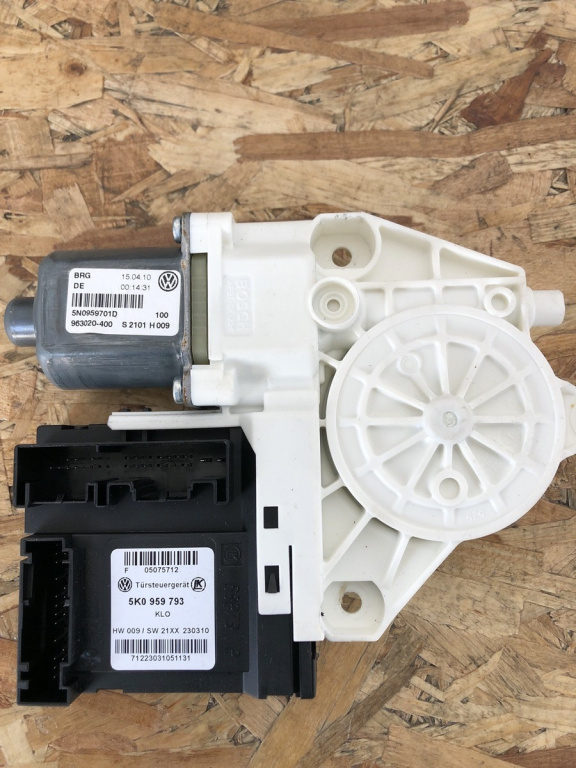Motoras macara geam stanga fata VW Tiguan 4Motion suv 2010 (5k0959793)