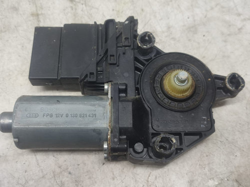 Motoras macara geam stanga spate 0130821431 Volkswagen VW Golf 5 [2003 - 2009]