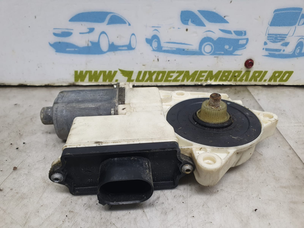 Motoras macara geam stanga spate 0130822522 BMW Seria 5 F07/F10/F11 [2009 - 2013]
