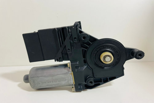 Motoras macara geam stanga spate 3B5839751G Volkswagen VW Passat B5 [1996 - 2000]