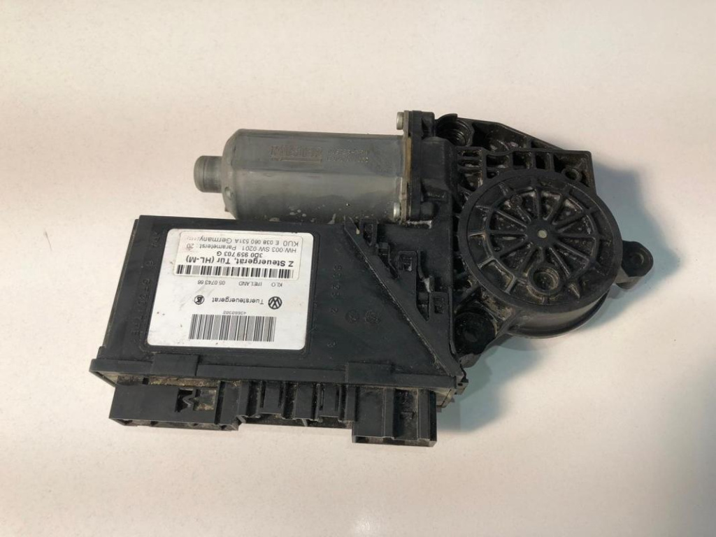 Motoras macara geam stanga spate 3d0959703g Volkswagen VW Phaeton [2002 - 2008]