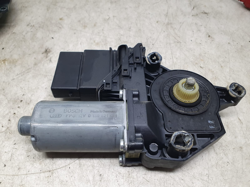 Motoras macara geam stanga spate 5m0839401b Volkswagen VW Golf 6 [2008 - 2015]
