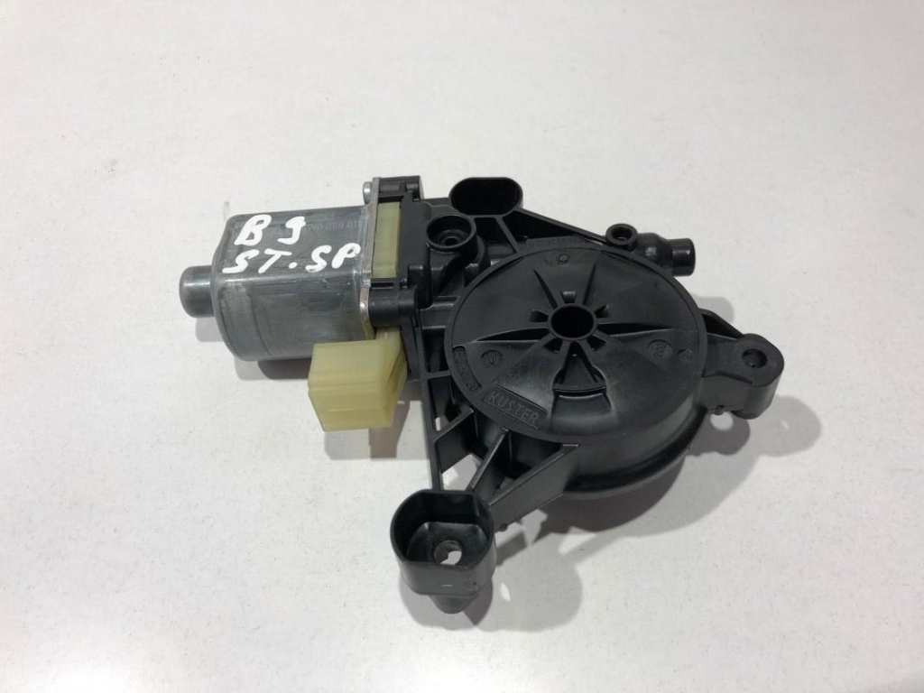 Motoras macara geam stanga spate 8w0959811 Audi A4 B9 [2015 - 2020]