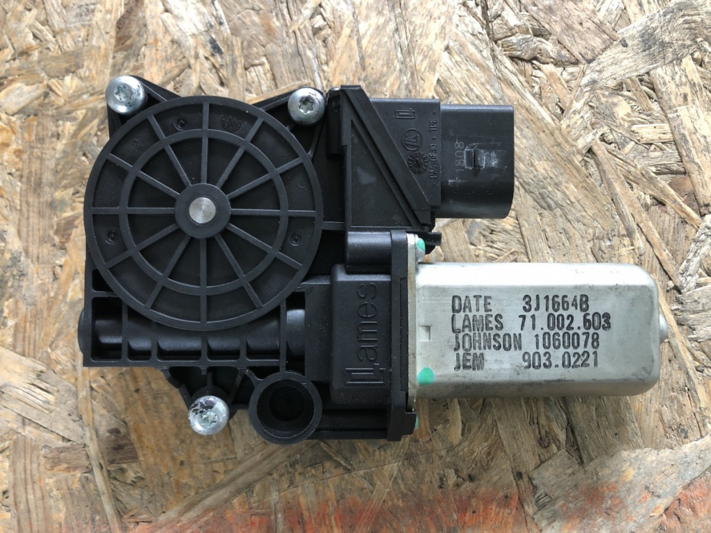 Motoras macara geam stanga spate BMW E87 123d hatchback 2008 (71002603)