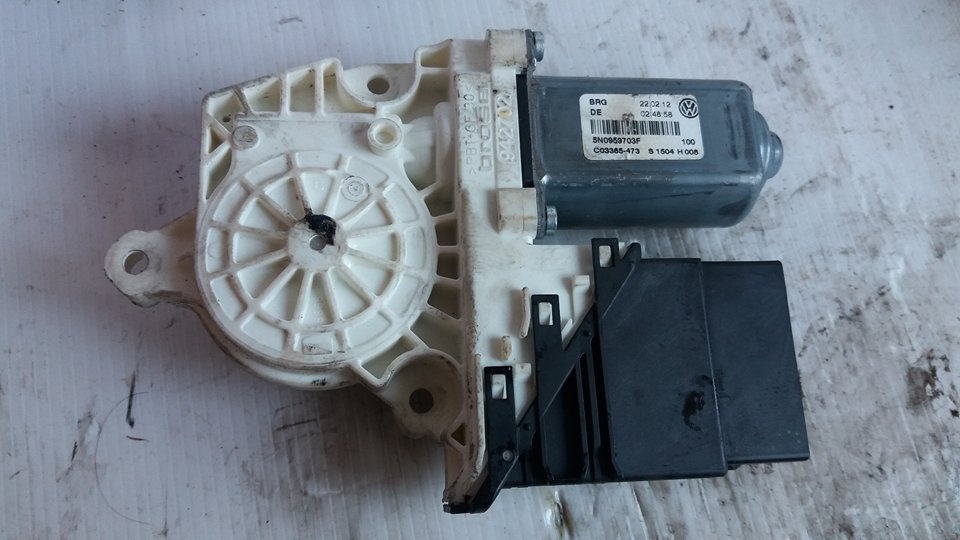 Motoras macara geam stanga spate vw tiguan 2.0 tdi cff 5n0959703f