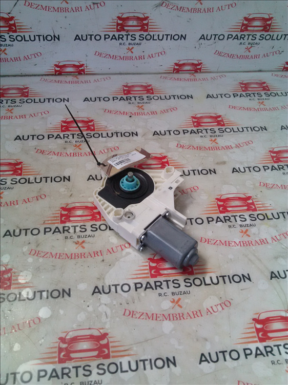 Motoras macara geam usa dreapta fata AUDI Q5 an fabr. 2012