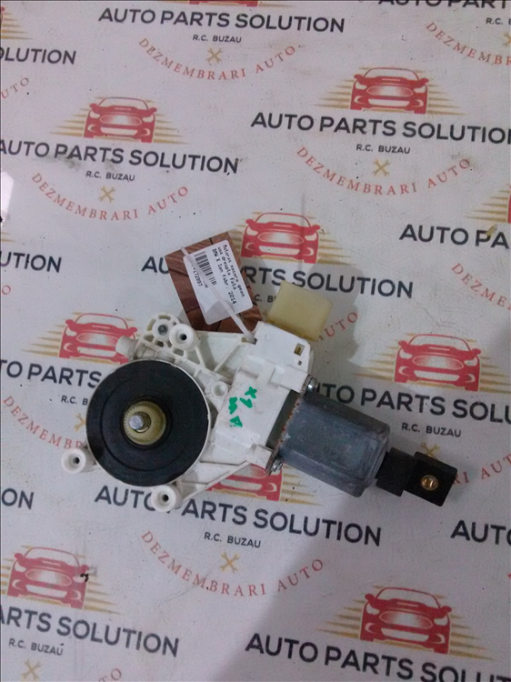 Motoras macara geam usa dreapta fata BMW X 1an fabr. 2014