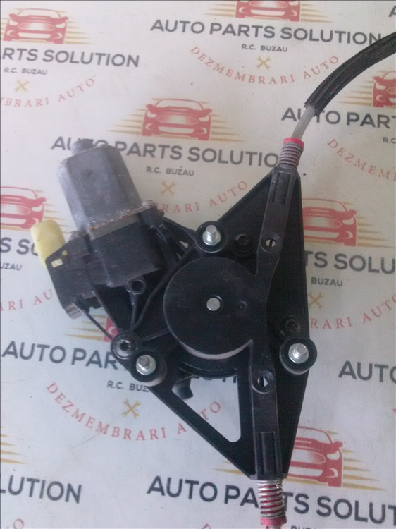 Motoras macara geam usa dreapta fata IVECO DAILY an fabr. 2009