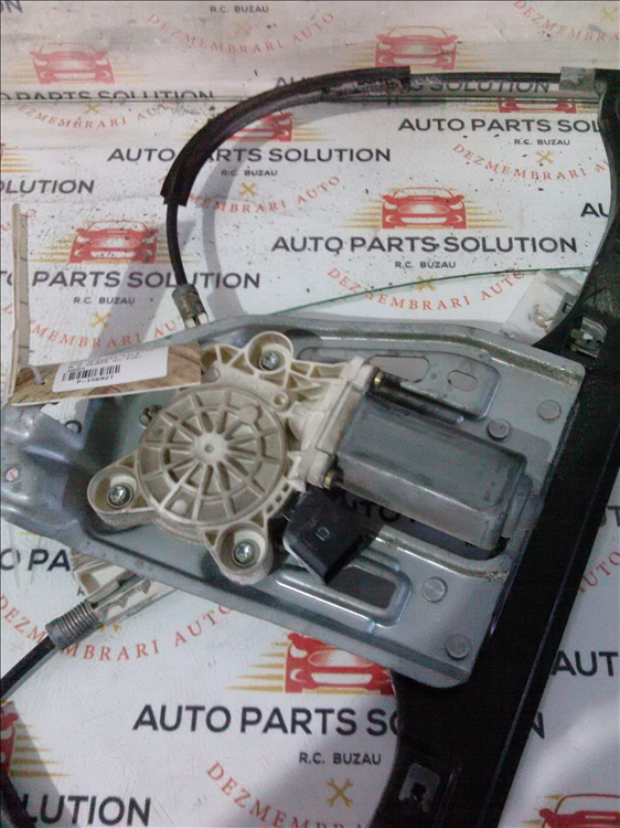 Motoras macara geam usa dreapta fata M C CLASS an fabr. 2003
