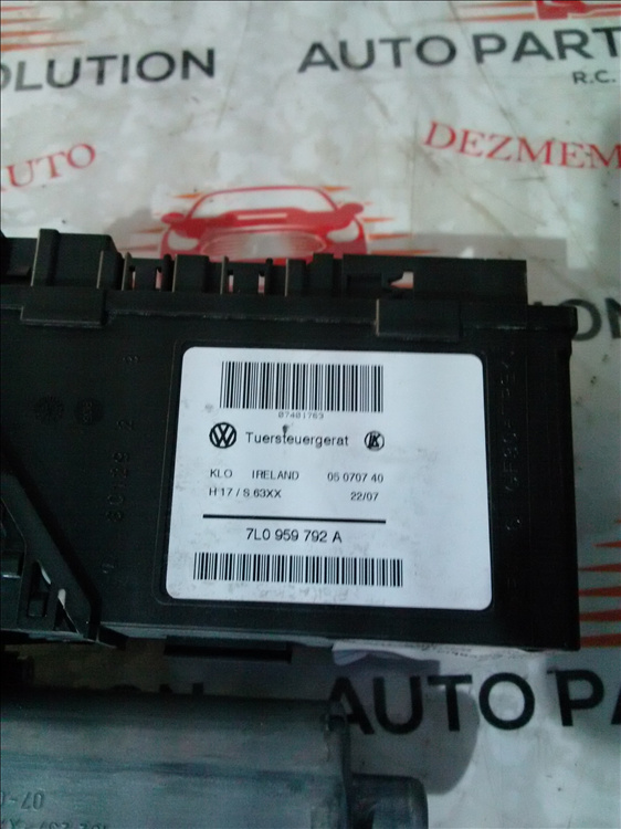 Motoras macara geam usa dreapta fata VOLKSWAGEN TOUAREG an fabr. 2009