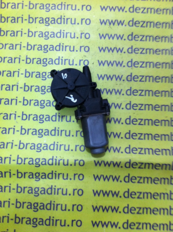 Motoras macara geam usa dreapta Renault Clio 2 [1998 - 2005] Hatchback 3-usi 1.5 DCI MT (82 hp) II (BB0/1/2_ CB0/1/2_)