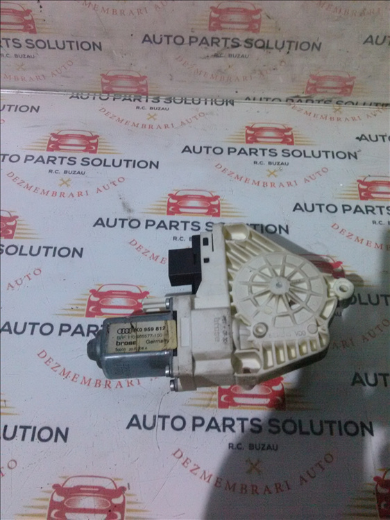 Motoras macara geam usa dreapta spate AUDI A4 B8 an fabr. 2011