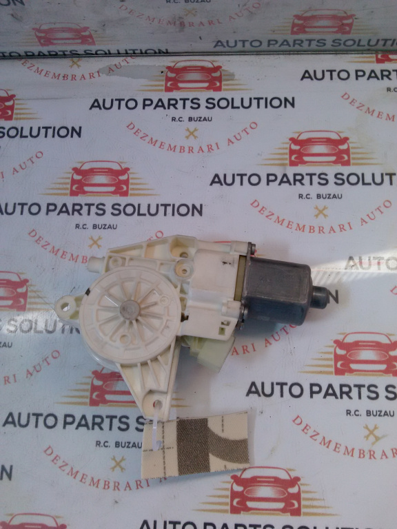 Motoras macara geam usa dreapta spate M C CLASS an fabr. 2009