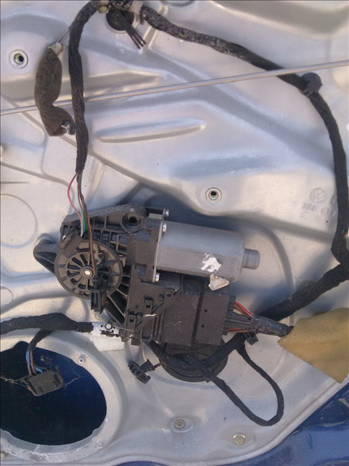 Motoras macara geam usa dreapta spate SKODA SUPERB an fabr. 2006