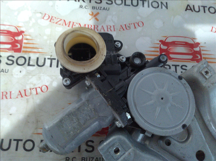 Motoras macara geam usa dreapta spate TOYOTA AVENSIS an fabr. 2010