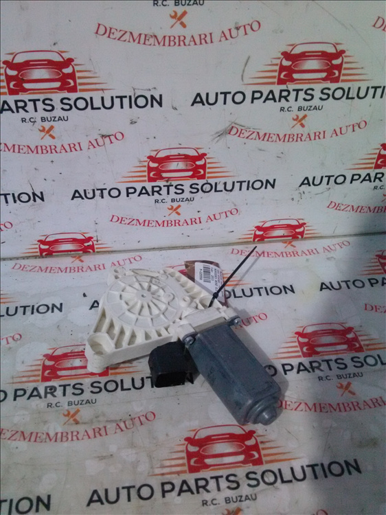 Motoras macara geam usa stanga fata MERCEDES BENZ CLS an fabr. 2013