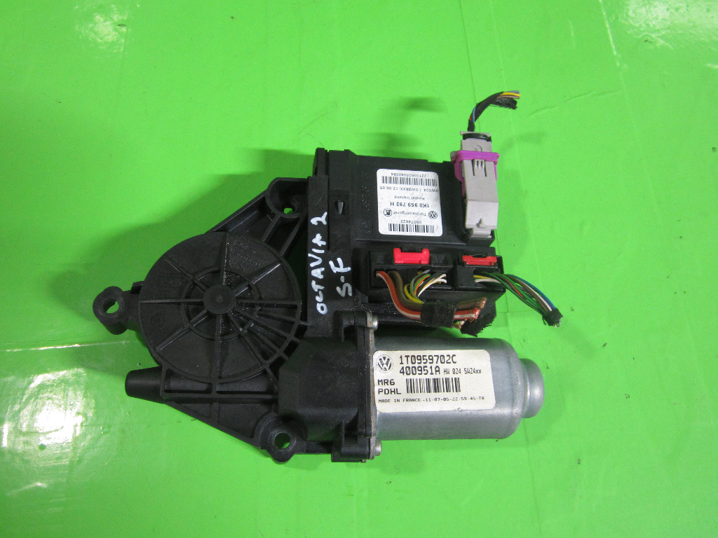MOTORAS MACARA GEAM USA STANGA FATA SKODA OCTAVIA II FAB. 2004 - 2013 ⭐⭐⭐⭐⭐