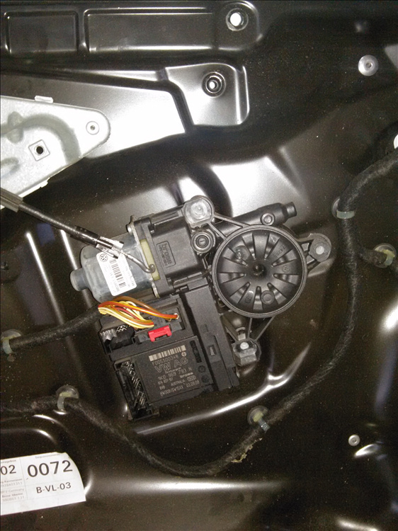 Motoras macara geam usa stanga fata VOLKSWAGEN PASSAT B6