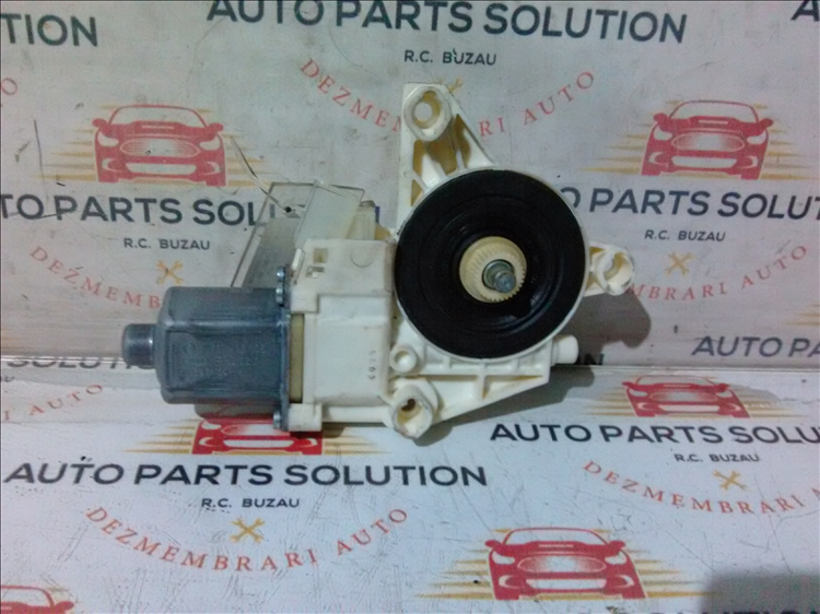 Motoras macara geam usa stanga spate M E CLASS an fabr. 2011