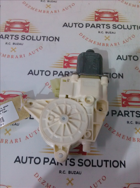 Motoras macara geam usa stanga spate M E CLASS an fabr. 2011