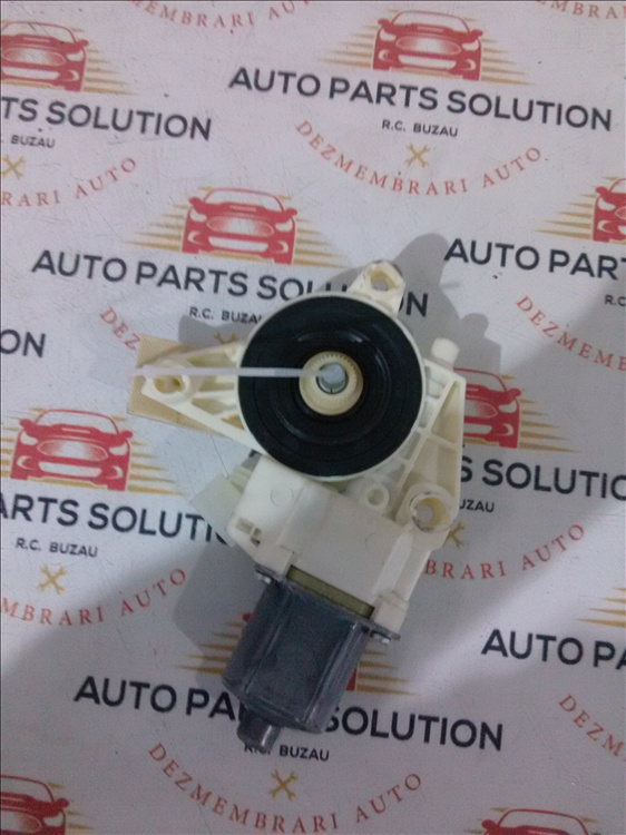 Motoras macara geam usa stanga spate MERCEDES-BENZ C CLASS an fabr. 2010