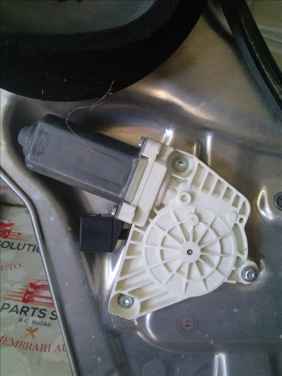 Motoras macara geam usa stanga spate MERCEDES BENZ CLS an fabr. 2013