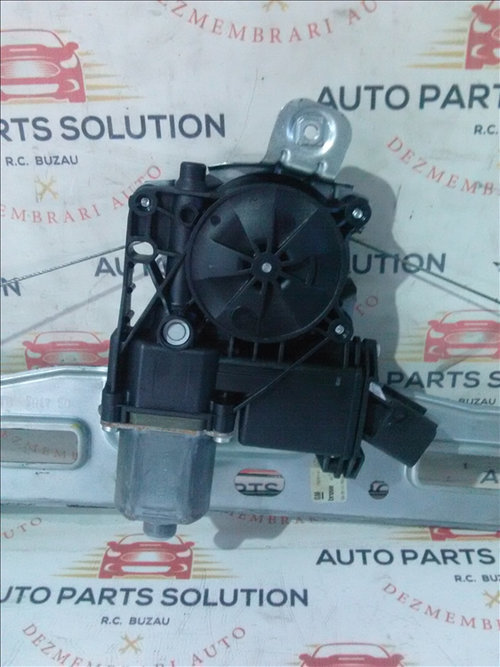 Motoras macara geam usa stanga spate OPEL ZAFIRA C an fabr. 2014