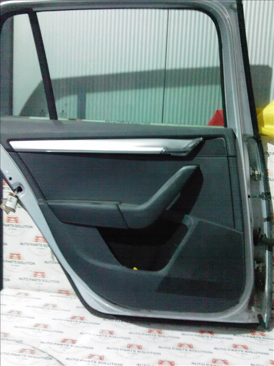 Motoras macara geam usa stanga spate SKODA OCTAVIA 3 an fabr. 2015