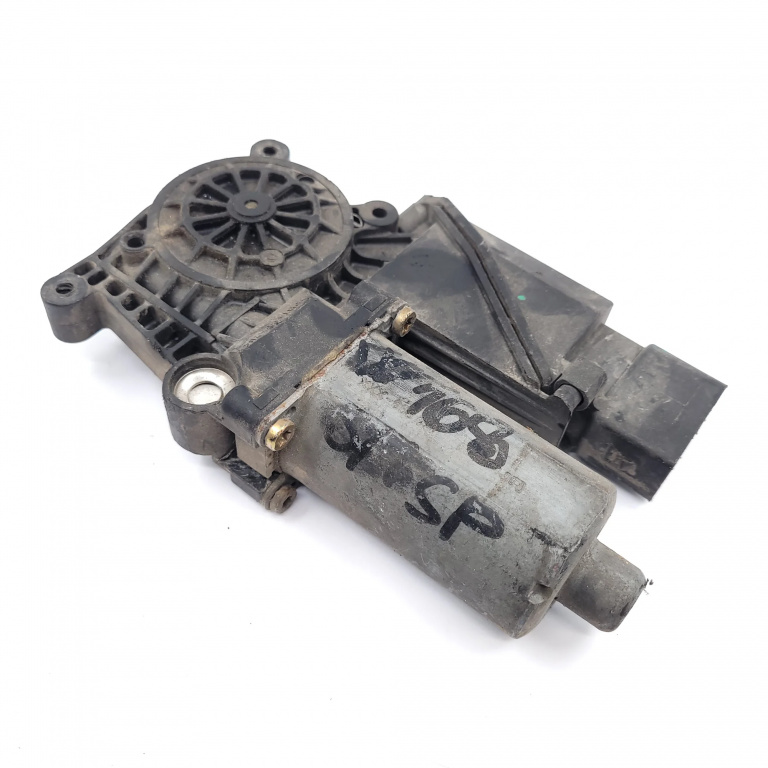 Motoras Macara Mercedes-Benz A-Class (W168) 1997-2004 Spate Stanga 05073102, 119831200, 0130821699, 102200 Bosch
