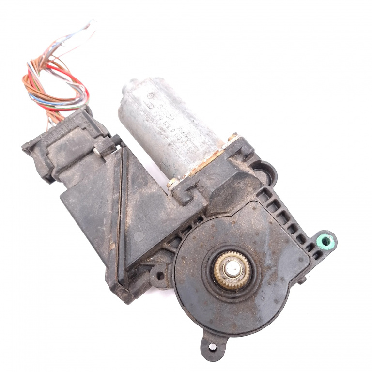 Motoras Macara Mercedes-Benz A-Class (W168) 1997-2004 Spate Dreapta 0130821698, 119830300, 05073112, 030399 Bosch