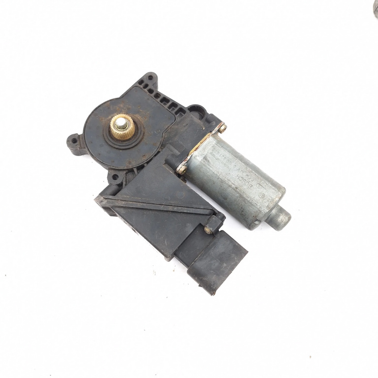 Motoras Macara Mercedes-Benz A-Class (W168) 1997-2004 Spate Stanga 0130821699, 119831200, 05073102, 102200, 114898Xxx, 114898863 Bosch, Brose
