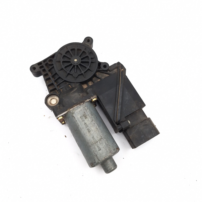 Motoras Macara Mercedes-Benz A-Class (W168) 1997-2004 Spate Stanga 0130821699, 119831300, 050799, 05073102, 102300, 114898Xxx, 114898987 Bosch