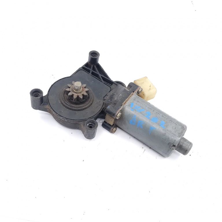 Motoras Macara Mercedes-Benz C-Class (W202) 1993-2001 Fata Dreapta 0130821709, 0 130 821 709 Bosch