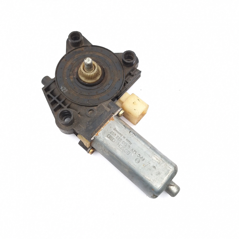 Motoras Macara Mercedes-Benz C-Class (W203) 2000-2007 Spate Dreapta 0130822007, A2038208042, 104047Xxx Bosch, Brose