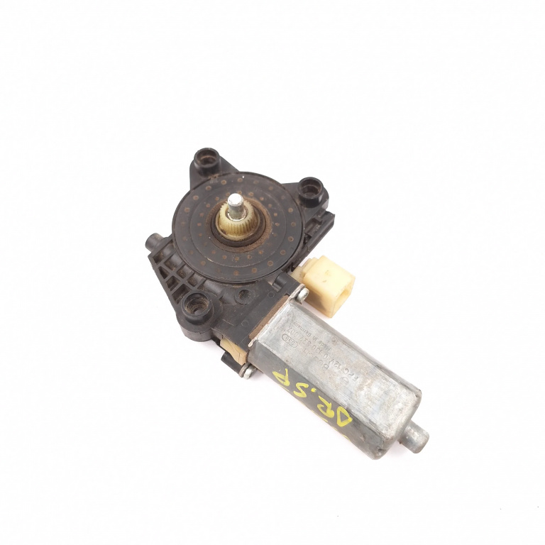 Motoras Macara Mercedes-Benz C-Class (W203) 2000-2007 Spate Dreapta A2038203042, A 203 820 30 42, 0130822007, 0 130 822 007, Brose104047Xxx, Brose 104 047-Xxx, Brose 104 047Xxx, Brose104047-Xxx Bosch