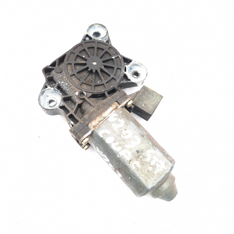 Motoras Macara Mercedes-Benz C-Class (W203) 2000-2007 Fata Stanga 0536004902, 119651105, 7743003004, 29031606, A2208204642 Brose, Siemens