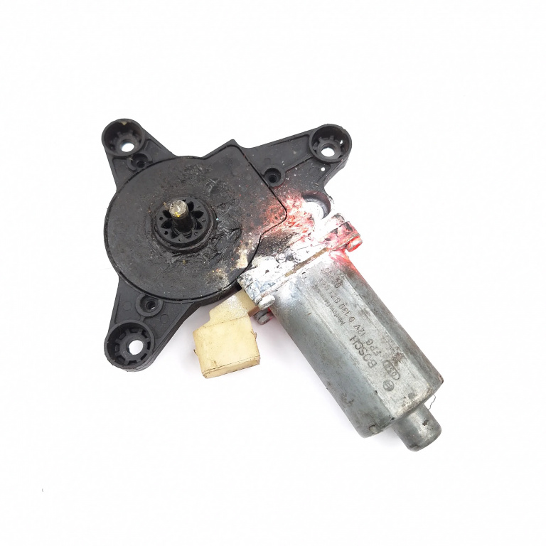 Motoras Macara Mercedes-Benz Vito / Viano (W639) 2003-2014 Fata Stanga 0130821941, 0 130 821 941 Bosch