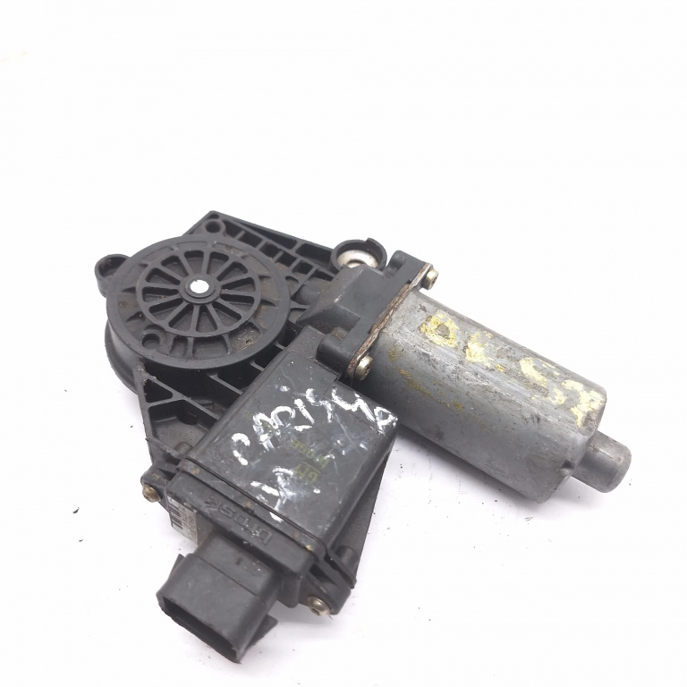 Motoras Macara Mitsubishi Carisma 1995-2004 Spate Dreapta 0130821652, 1937263201, 114843301, 114843-301, 05072441, 105682104 Bosch