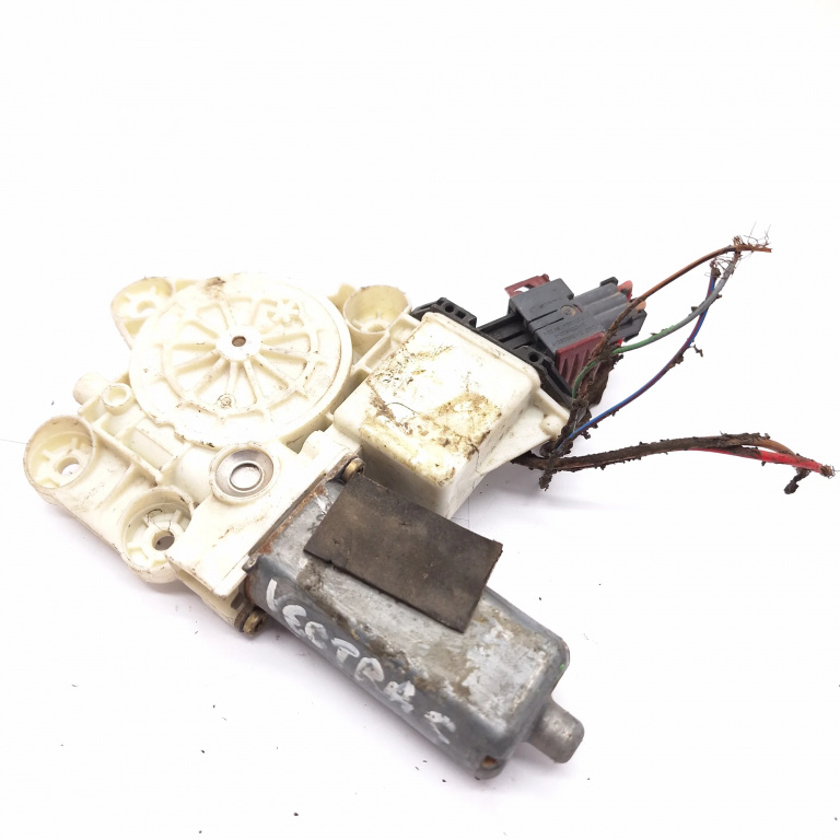 Motoras Macara Opel Vectra C 2002-2008 Fata Dreapta 0130822012, 9178988, 106046102, 106155102, 1137328066, 03831509944 Bosch