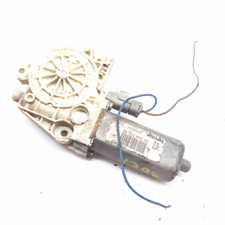 Motoras Macara Peugeot 307 2001-2008 Fata Stanga 9634457380, 0130822022, 994485100 Bosch
