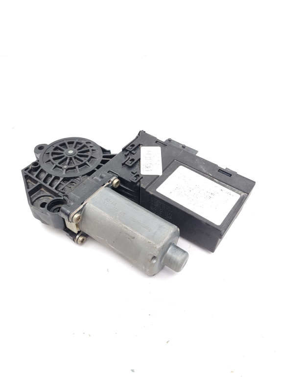 Motoras Macara Peugeot 307 2001-2008 Spate Stanga 0130821767, 0 130 821 767, 102239Xxx, 102 239 Xxx Brose, Bosch