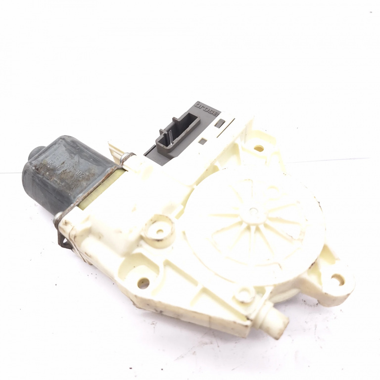 Motoras Macara Peugeot 407 2004-2011 Spate Dreapta 0130822200, 999066103, 0507141761, 999066-103, 99650102 Bosch