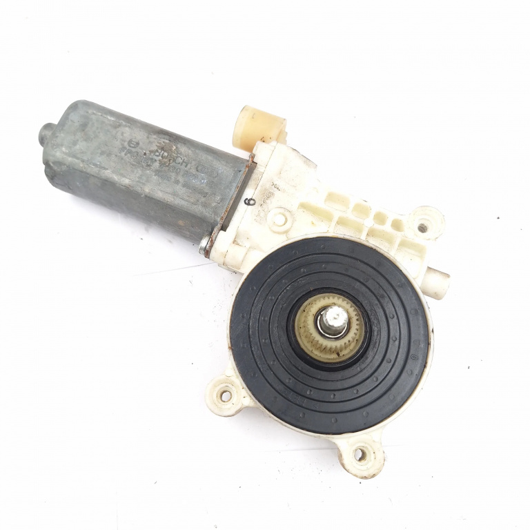 Motoras Macara Renault Clio 2 / Symbol 1 1998-2008 Fata Dreapta 0130822019, 106212Xxx, 106212-Xxx Bosch