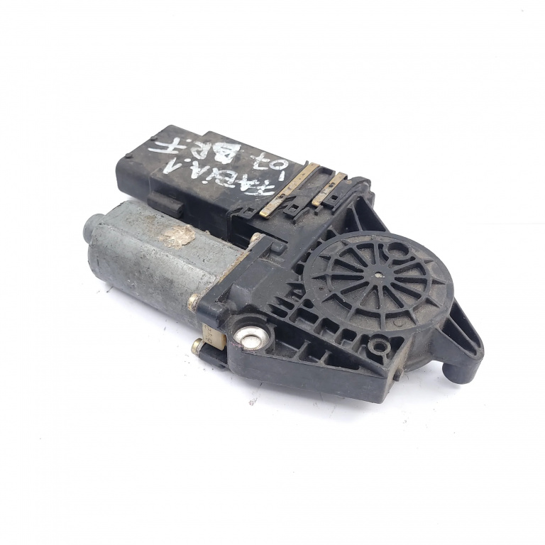 Motoras Macara Skoda Fabia 1 1999-2007 Fata Dreapta 104413301, 05074230, Hw02S0002280601, 221021, 280601 Brose