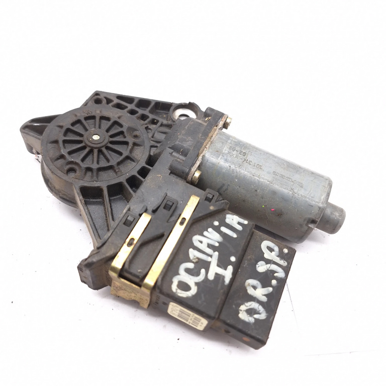 Motoras Macara Skoda Octavia 1 (1U) 1996-2010 Spate Dreapta 0130821732, 104420301, 05074295, S0002190102, 211357, 101314Xxx Bosch
