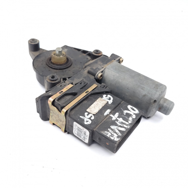 Motoras Macara Skoda Octavia 1 (1U) 1996-2010 Spate Stanga 104419301, 05074290, S0002030701, 260540 Brose, Lk