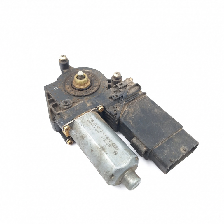 Motoras Macara Skoda Octavia 1 (1U) 1996-2010 Spate Dreapta 013082167, 101434203, 05076420, 060899, 220907 Bosch
